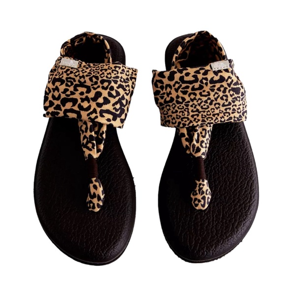 Sanuk Ladies Yoga Sling 2 Flip SIZE 6 NEW CHEETH PRINT - Picture 2 of 4